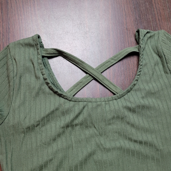 No boundaries Green day dress - Picture 8 of 9